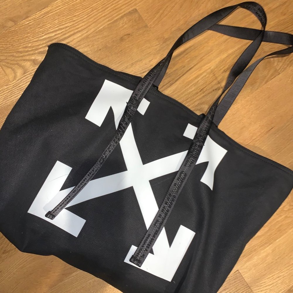Off-White Arrows Logo Print Shopper Tote